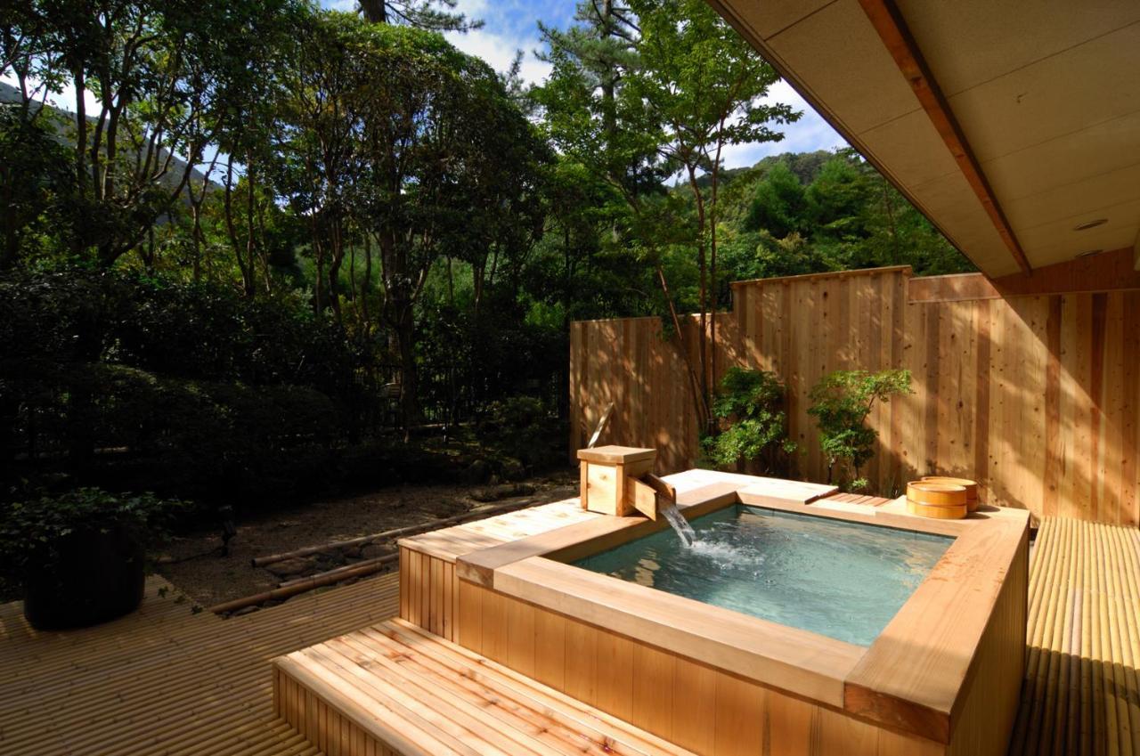Hotel Sansuirou à Yugawara Extérieur photo